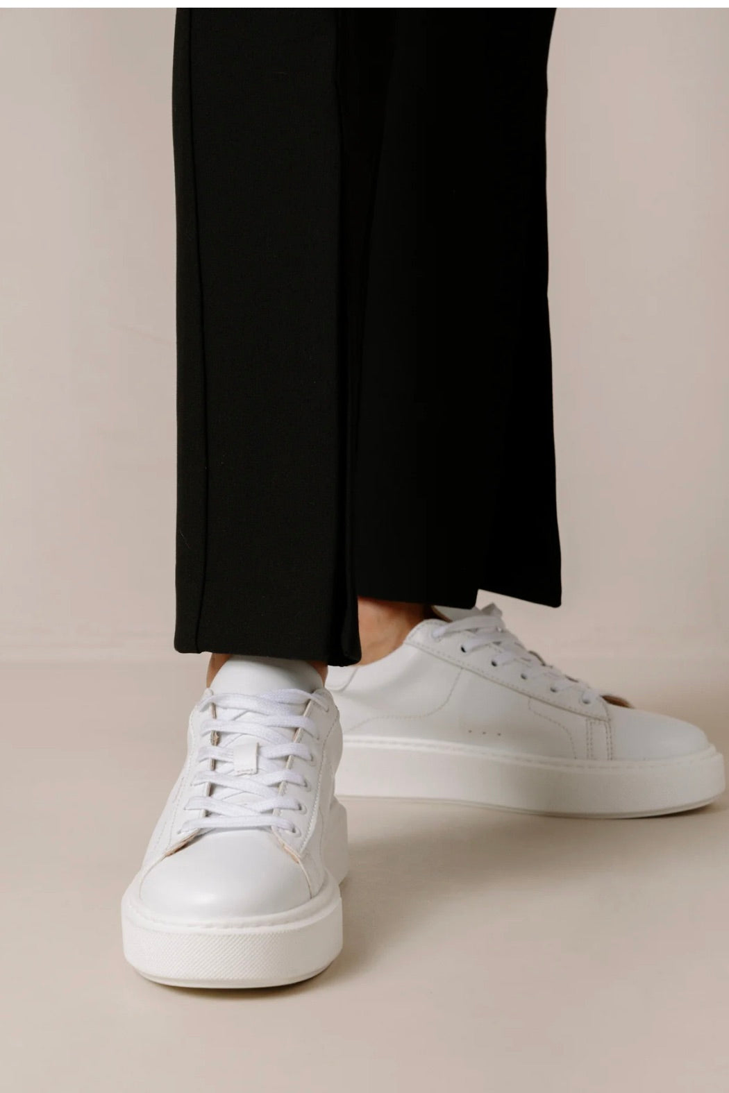 Alohas: Apple Bright White