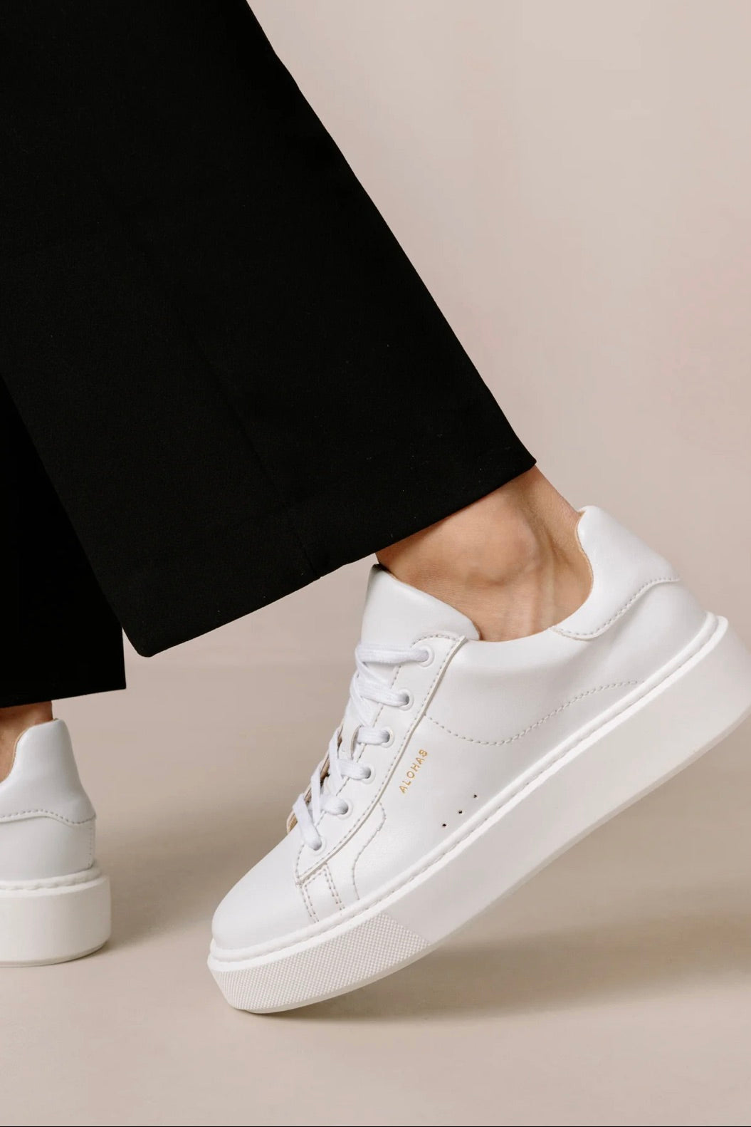 Alohas: Apple Bright White