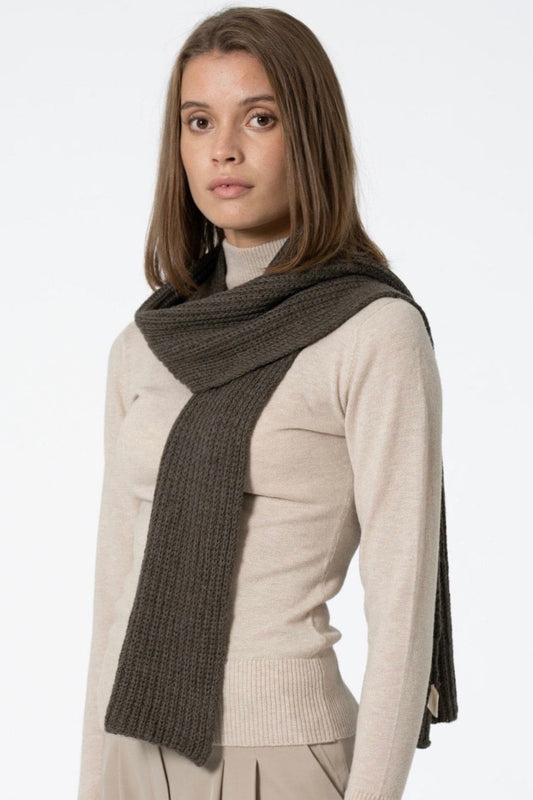 Dinadi: Handknit Rib Scarf (2 Colours)