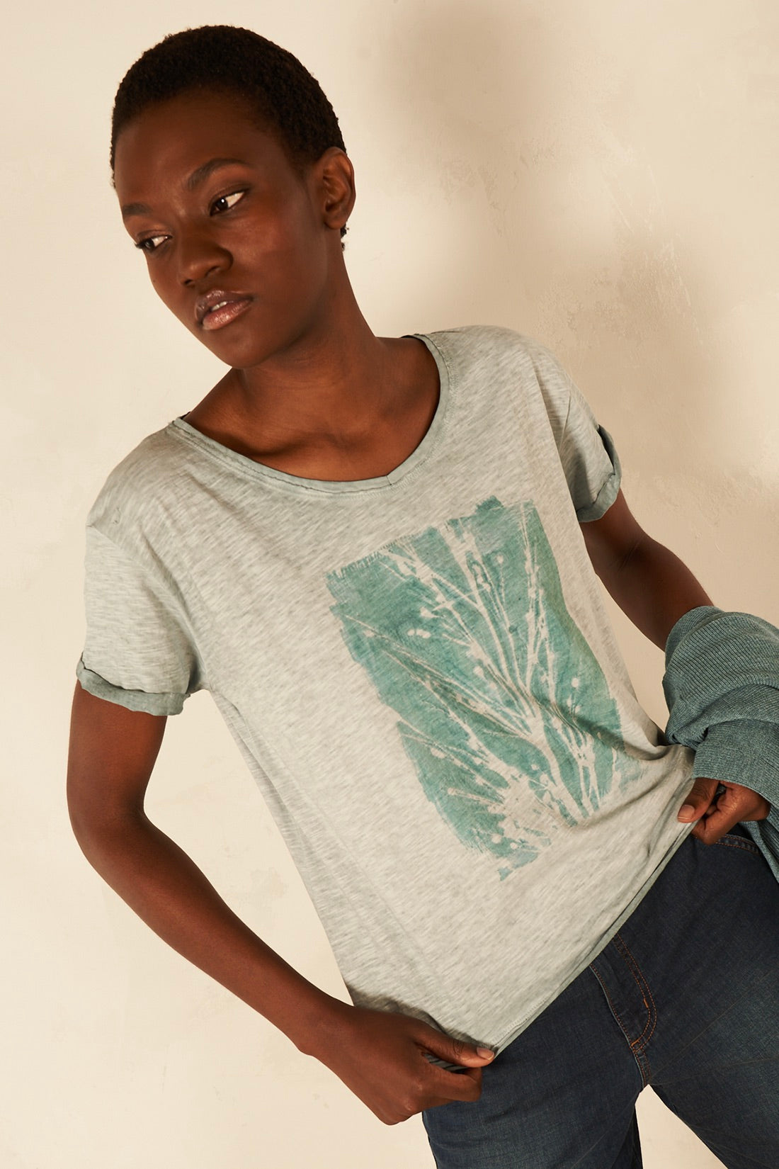 Nile: Graphic Tee (2 Colours)