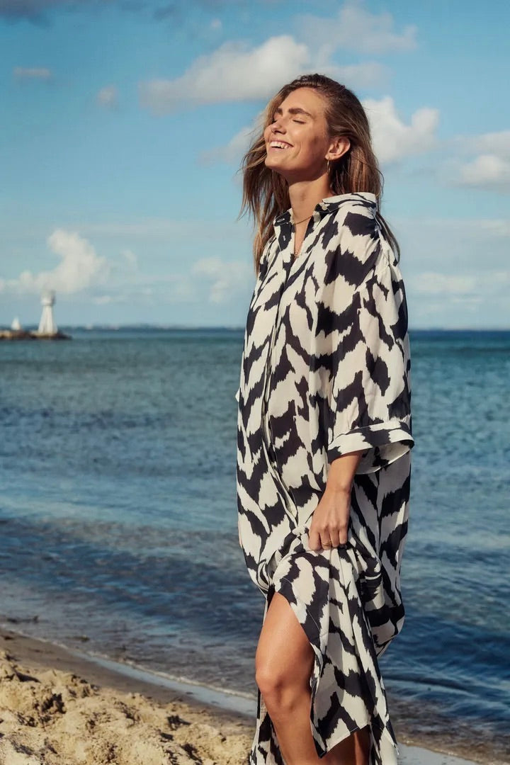 Saint Tropez: Kelsie Shirtdress
