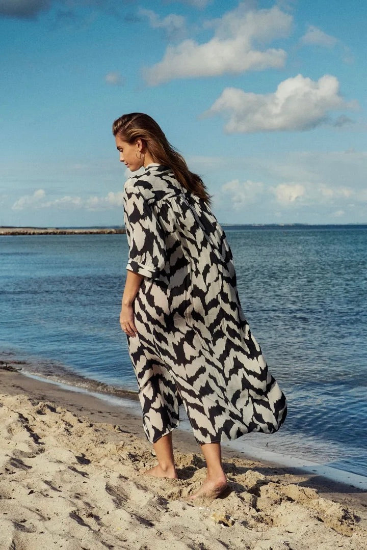 Saint Tropez: Kelsie Shirtdress
