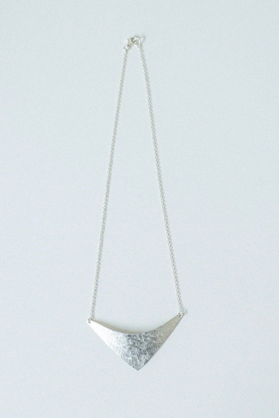 Enarmoured: Shield Necklace Silver