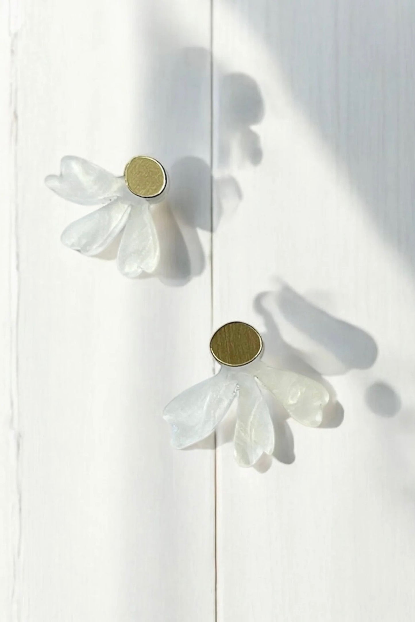 Ketoora: Daisy Studs (2 Sizes)