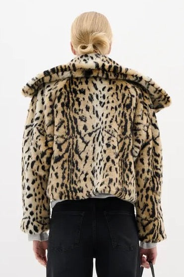 InWear: Leopard Bomber