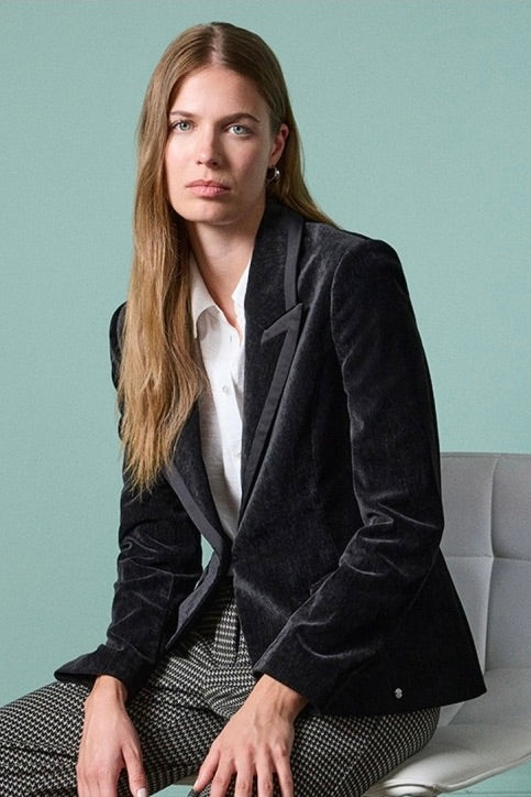 Surkana: Black Velvet Blazer