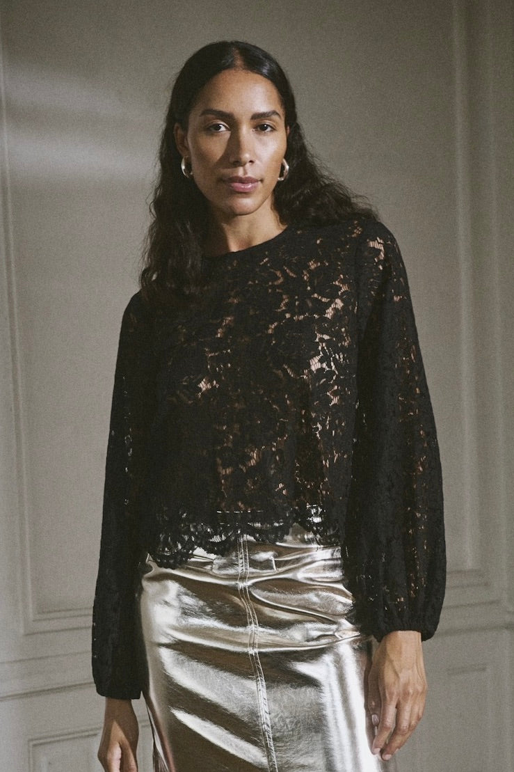 Soaked in Luxury: Hanni Blouse