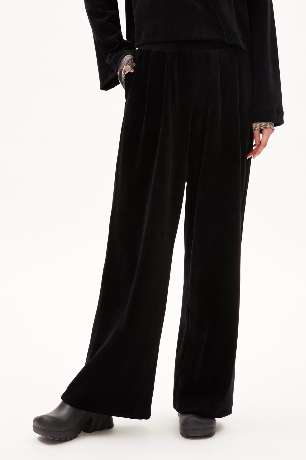 Armed Angels: Juanaa Velvet Pant (2 Colours)