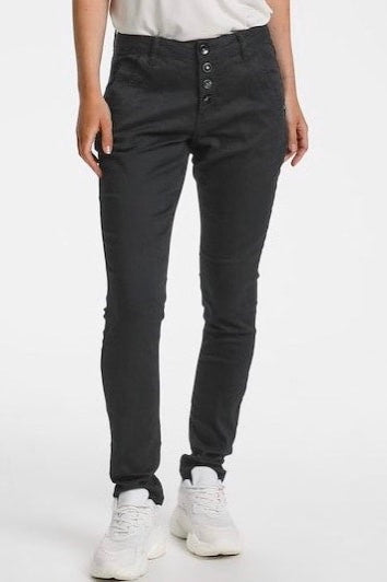 Cream: Bailey Jeans Black