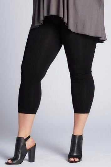 C'est Moi: Plus Size 3/4 Leggings Black