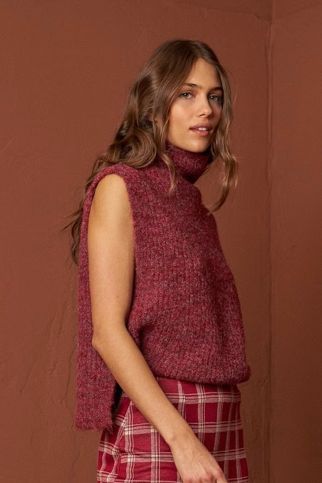 Indi & Cold: Knit Vest (2 Colours)