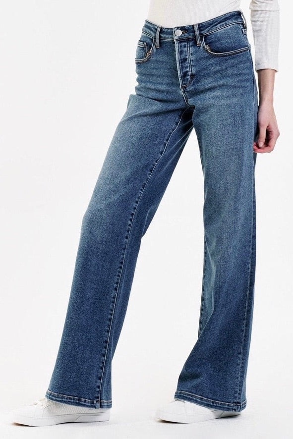 Dear John: Farrah Jeans Herrin