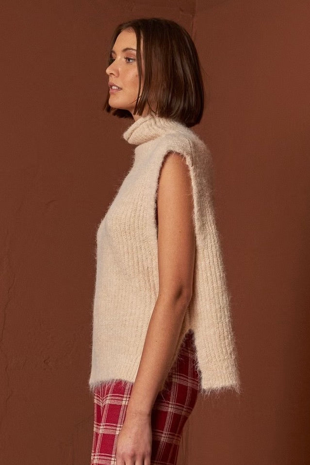 Indi & Cold: Knit Vest (2 Colours)