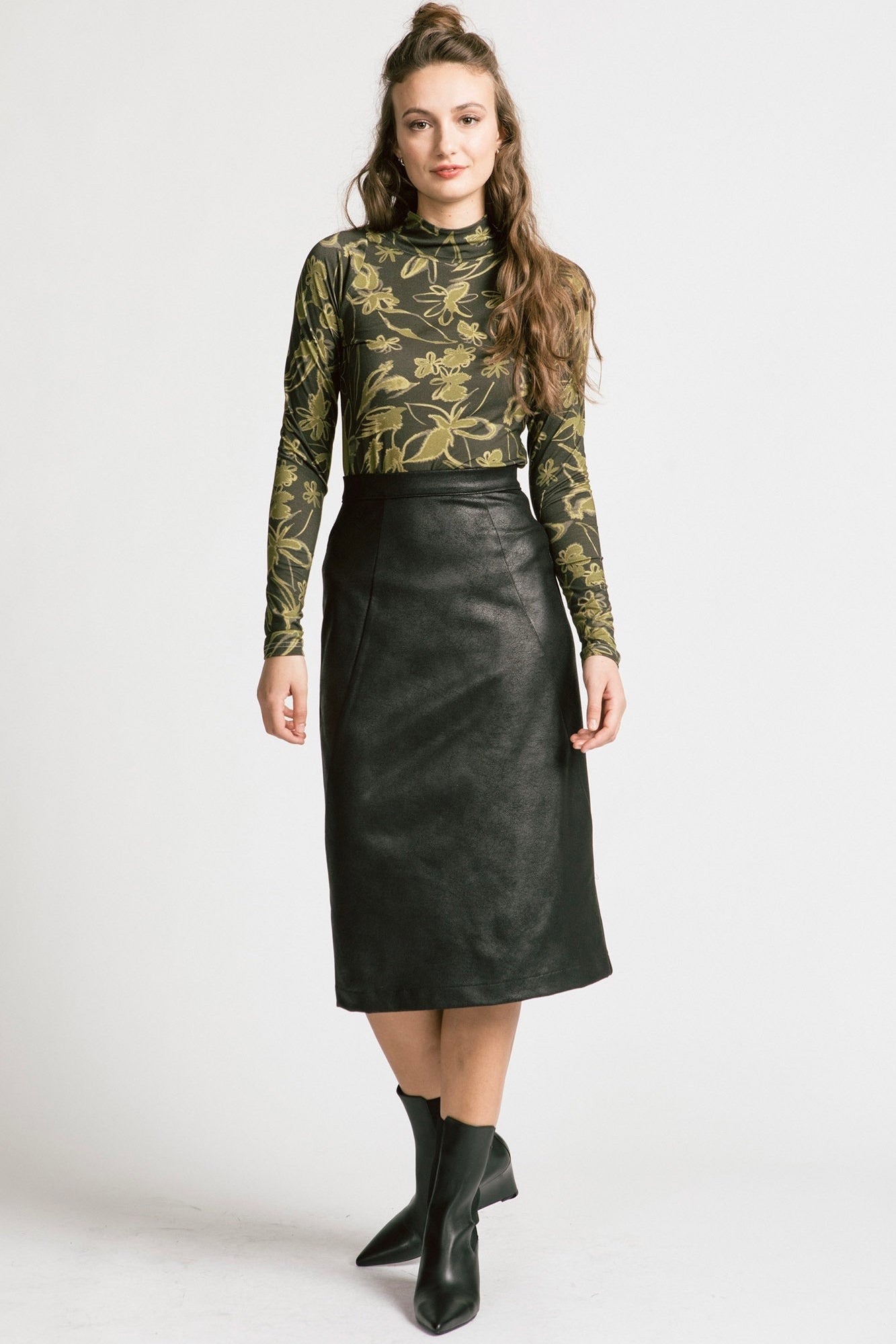 Allison Wonderland: Graduate skirt