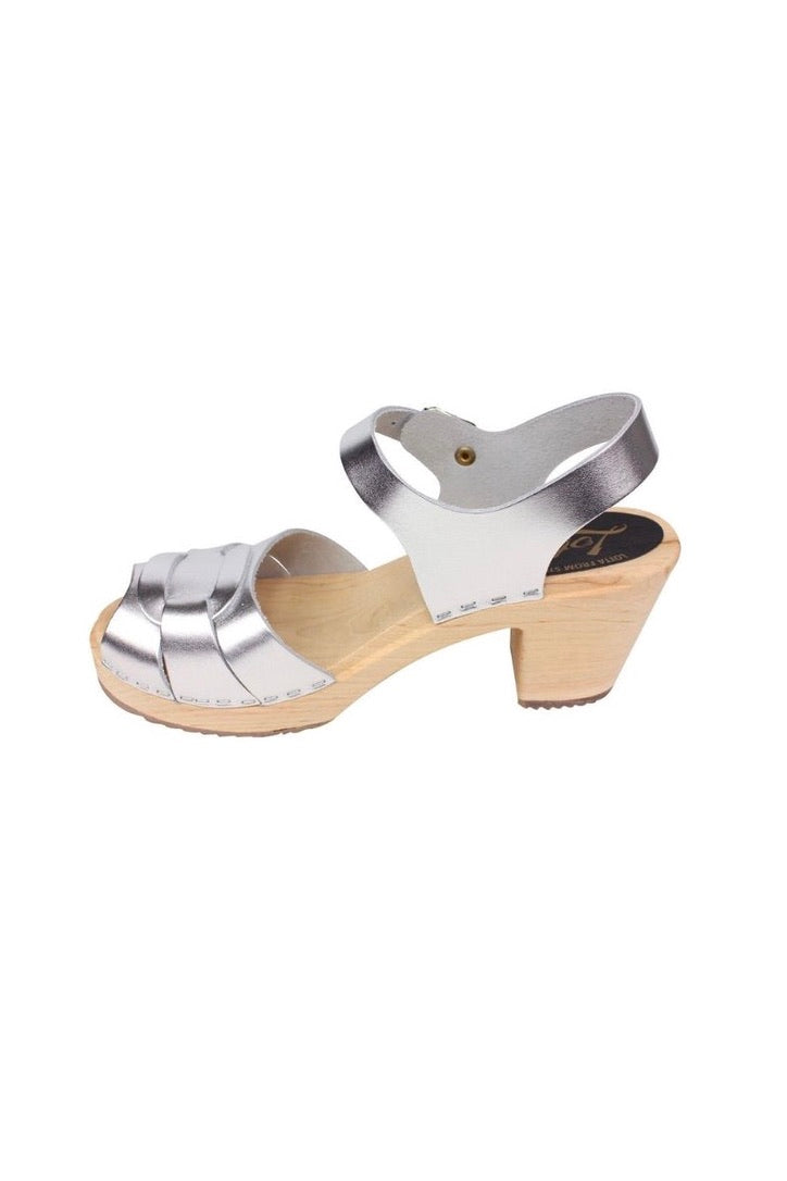 Lotta: Peep Toe Clogs Silver