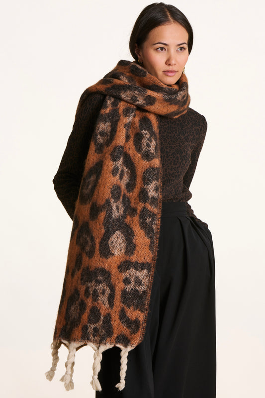 La Fee: Leopard Scarf