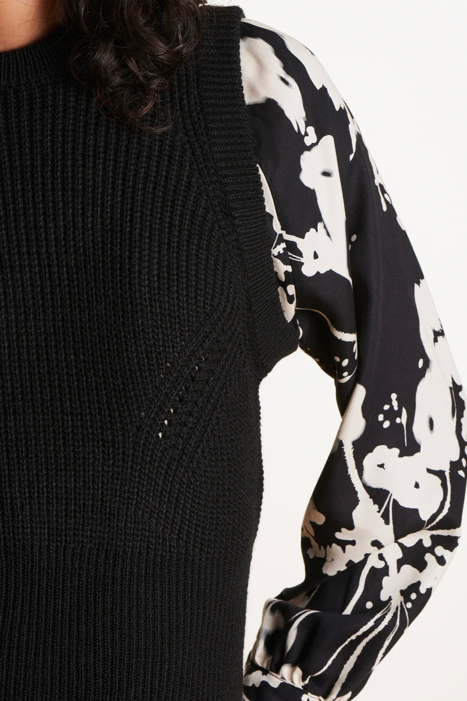 La Fee Maraboutee: Ebime Vest (3 Colours)