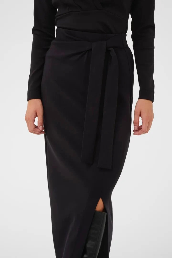 InWear: Knot Skirt Black
