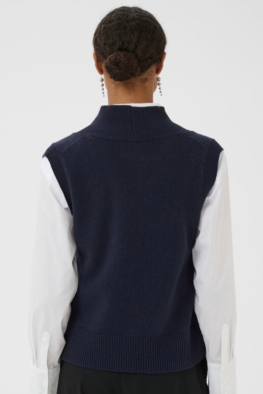 Part Two: Duha Vest (2 Colours)