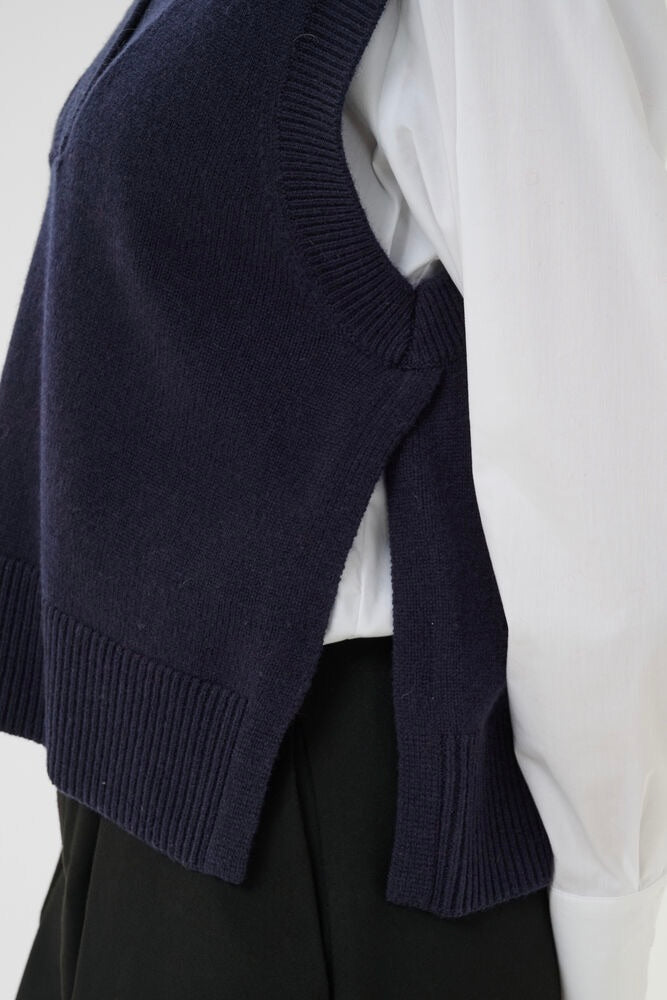 Part Two: Duha Vest (2 Colours)