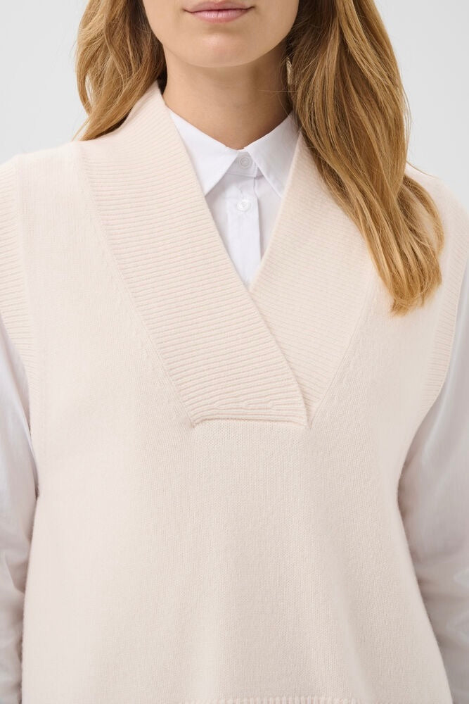 Part Two: Duha Vest (2 Colours)
