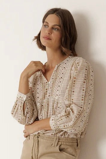Indi & Cold: Printed Blouse