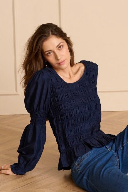 Cream: Henva Scoop Neck