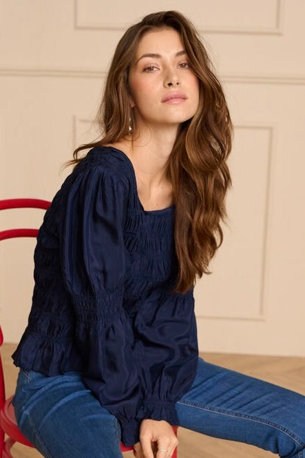 Cream: Henva Scoop Neck