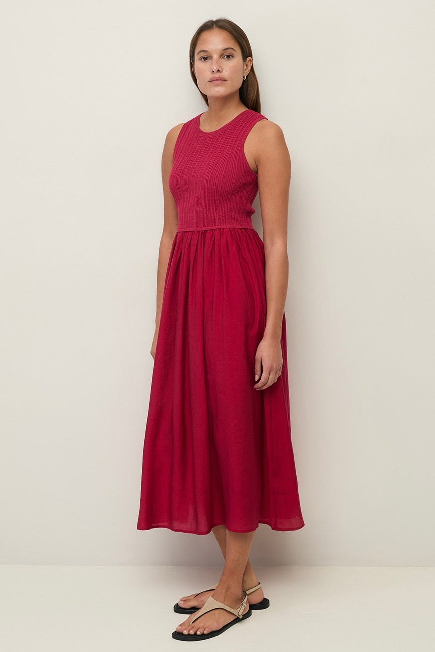 Yerse: Red Dress