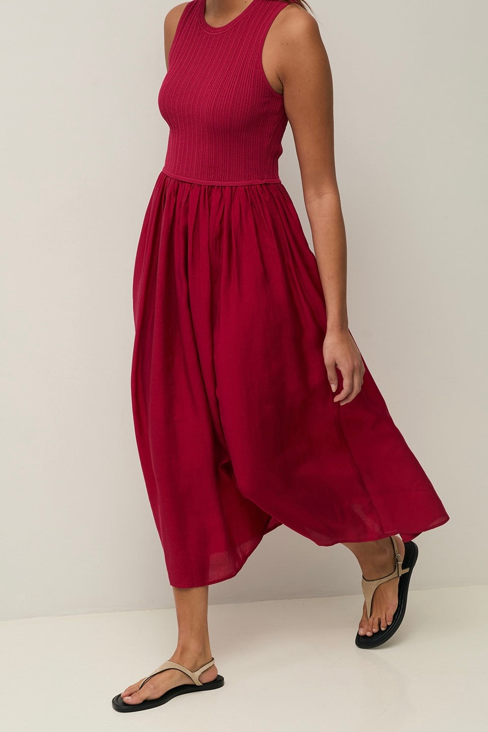 Yerse: Red Dress