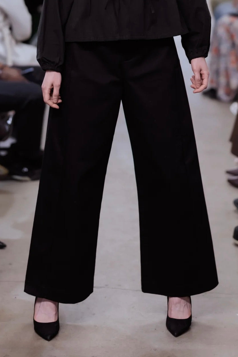 MAS Montreal: Vienna Pants (2 Colours)
