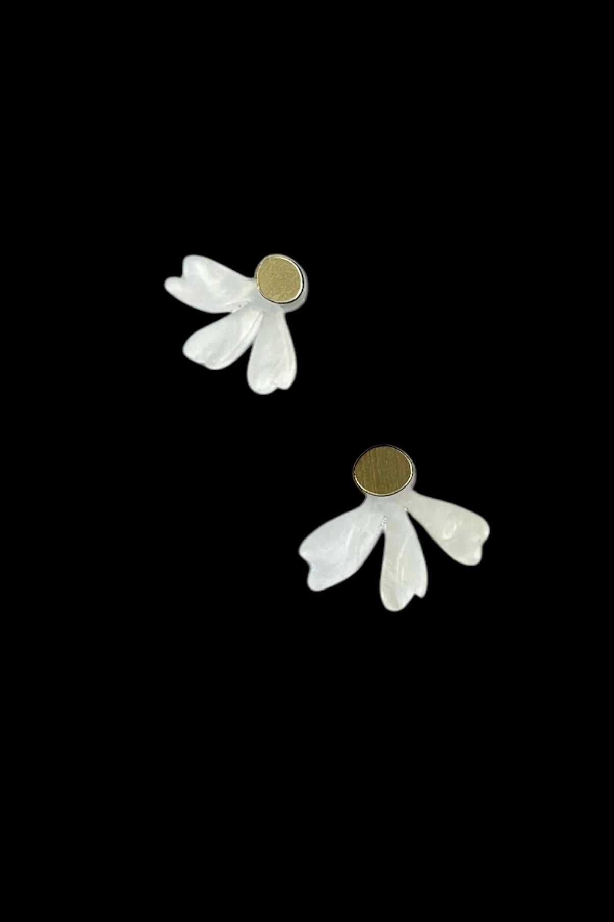 Ketoora: Daisy Studs (2 Sizes)